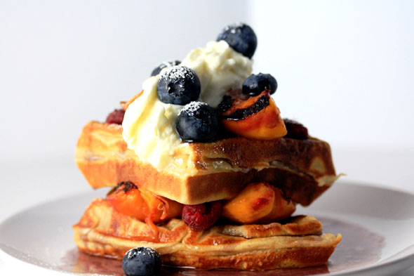 grilledpeachesncreamwaffles2