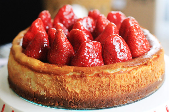 Vanilla Bean Cheesecake with Fresh Strawberries