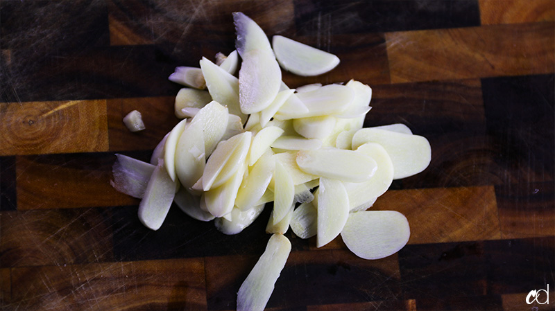 thinly sliced garlic