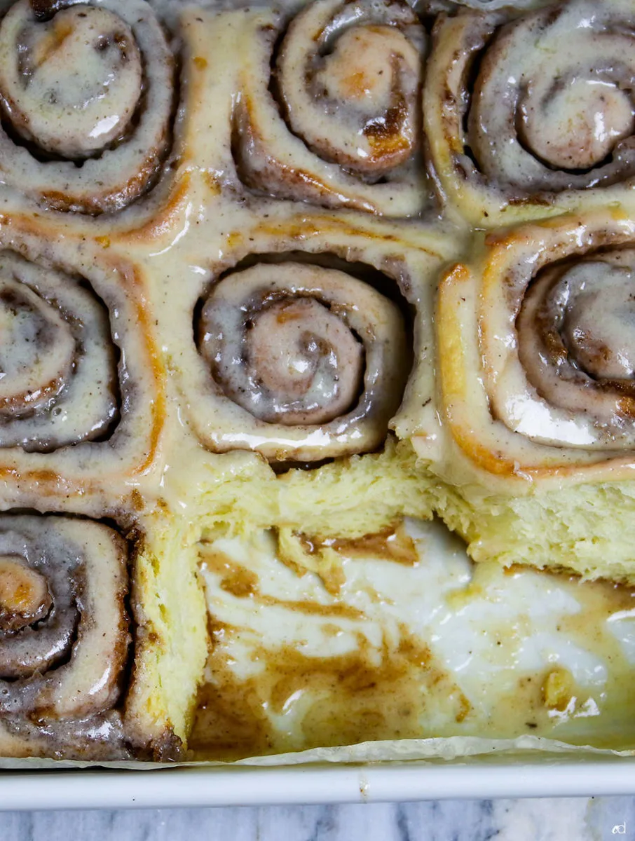 How to Par-Bake Cinnamon Rolls - Baked Broiled and Basted