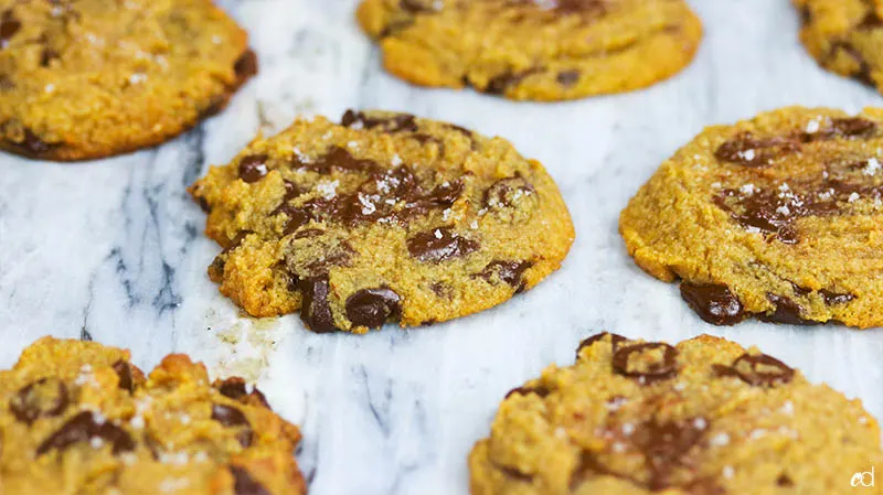 https://www.carnaldish.com/wp-content/uploads/2019/08/keto-brown-butter-chocolate-chip-cookies-2.jpg.webp